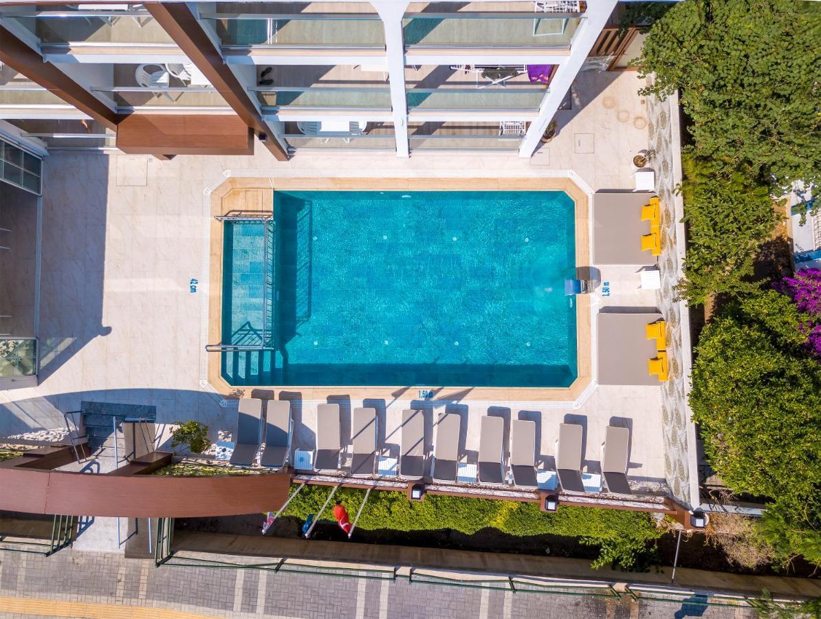 Princess Kinli Suites Hotel 말마리스 외부 사진